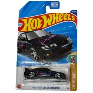Hot Wheels Nissan Skyline GT-R BCNR33 70s vs 90s 2025 Mainline Diecast Car